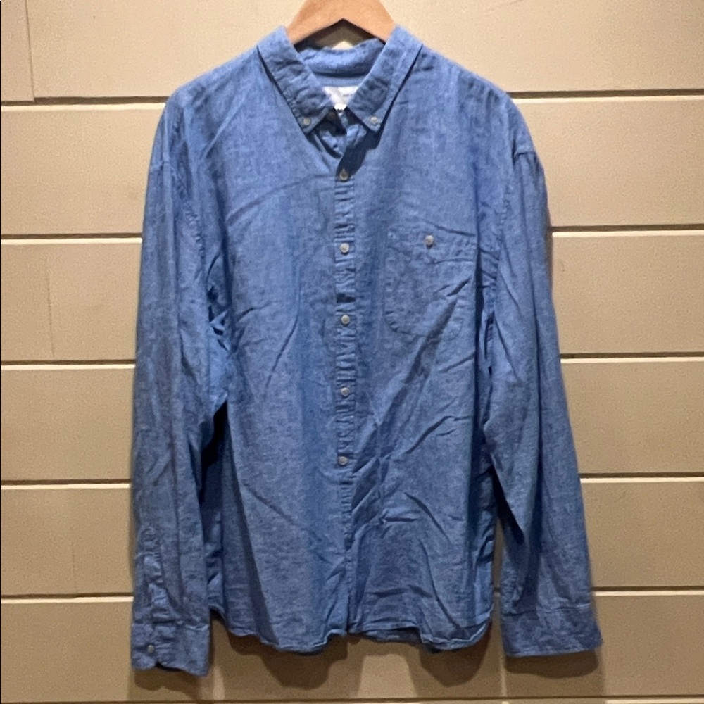 Old Navy Light Blue Casual Button-Down Shirt